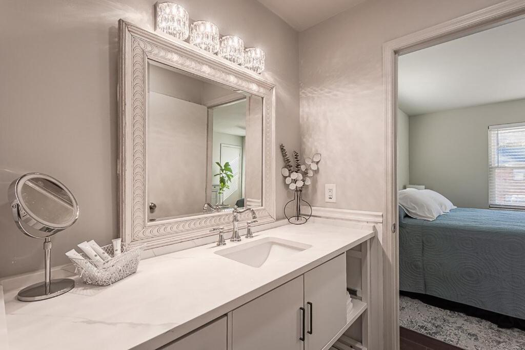 Cozy Townhome Retreat With King Bed Near I-10, Capitol, Fsu & Famu 탤러해시 외부 사진